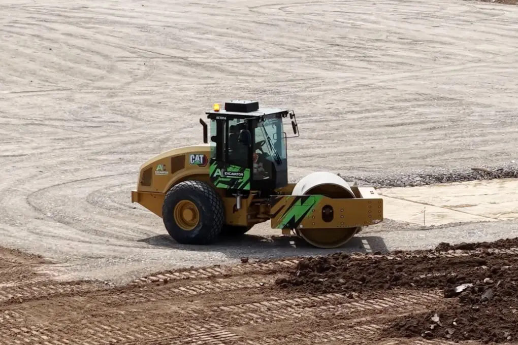 compacteur V5 ac excavator